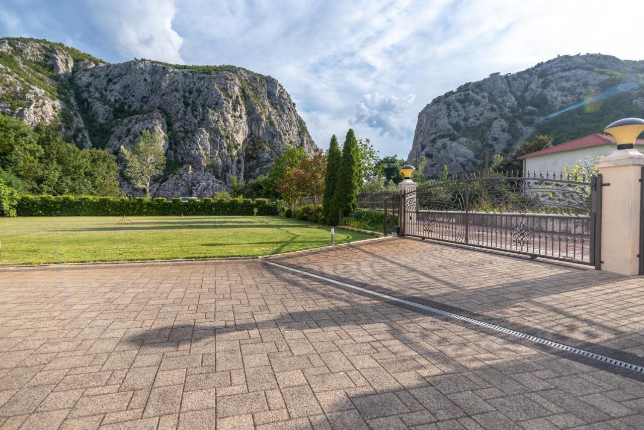 Apartment Emmi Оміш Екстер'єр фото