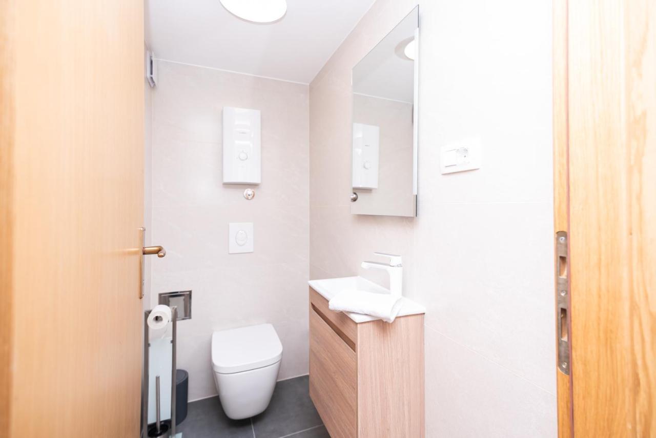 Apartment Emmi Оміш Екстер'єр фото